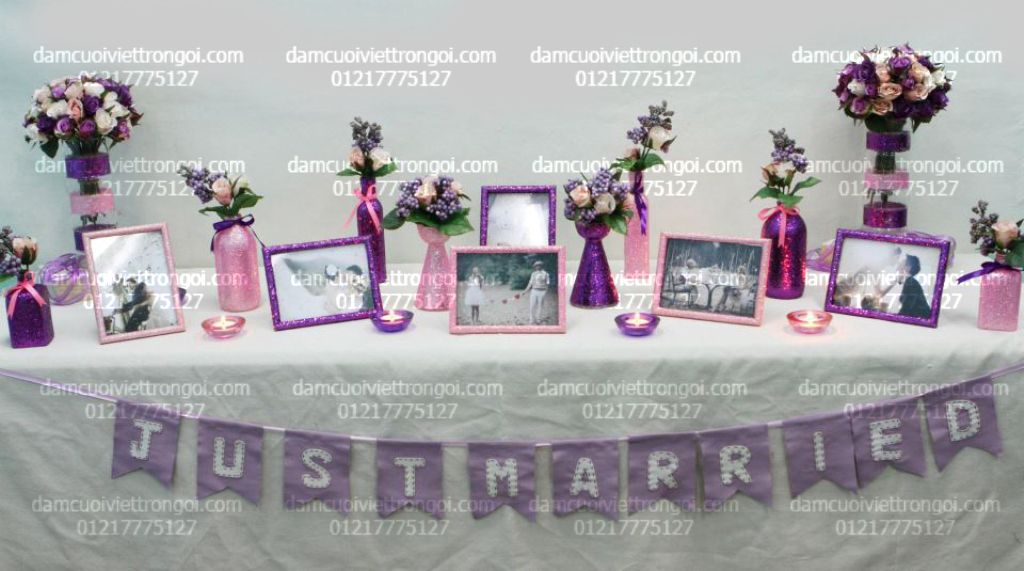 trang tri ban gallery tong mau tim hong